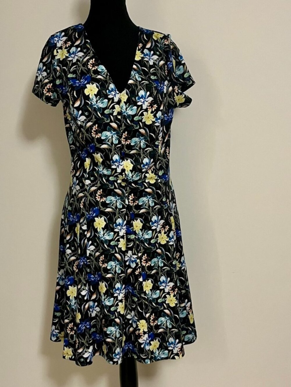#236 Smashed Lemon Black with Flowers Short Sleeve Dress
